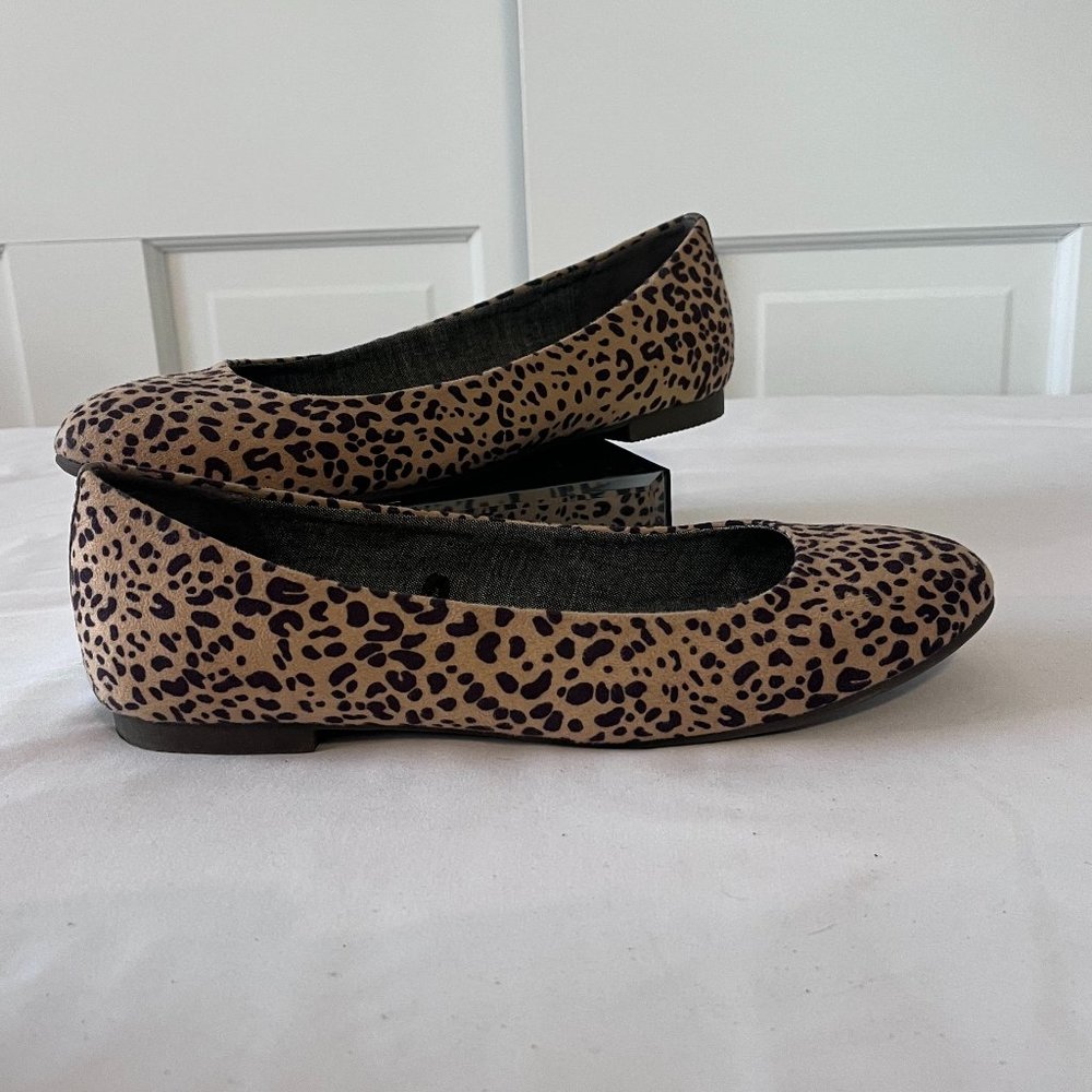 Dr. Scholls Womens Flat, Size 7.5. Brown & Black Leopard Print